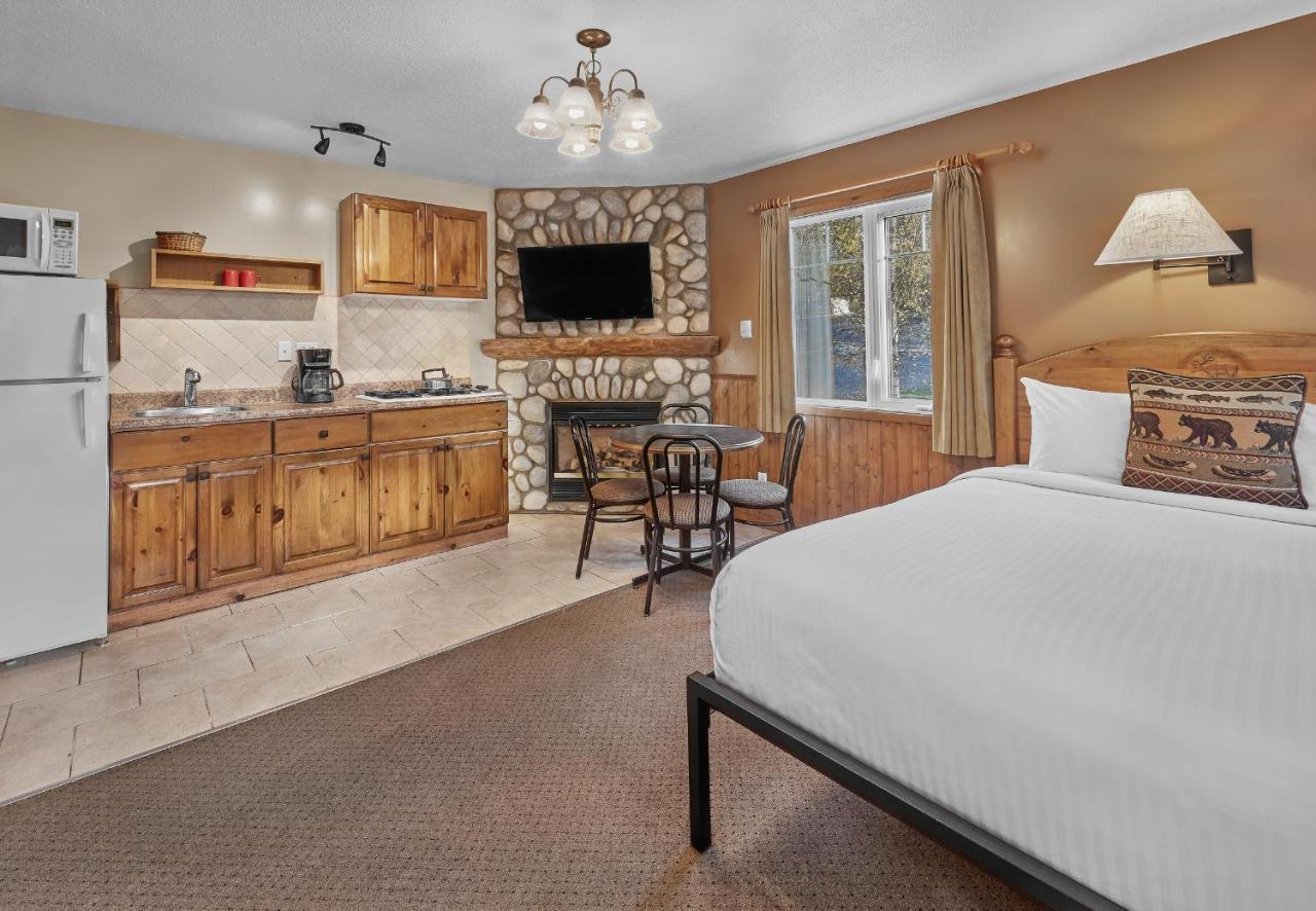 Patricia Lake Bungalows Jasper Bagian luar foto
