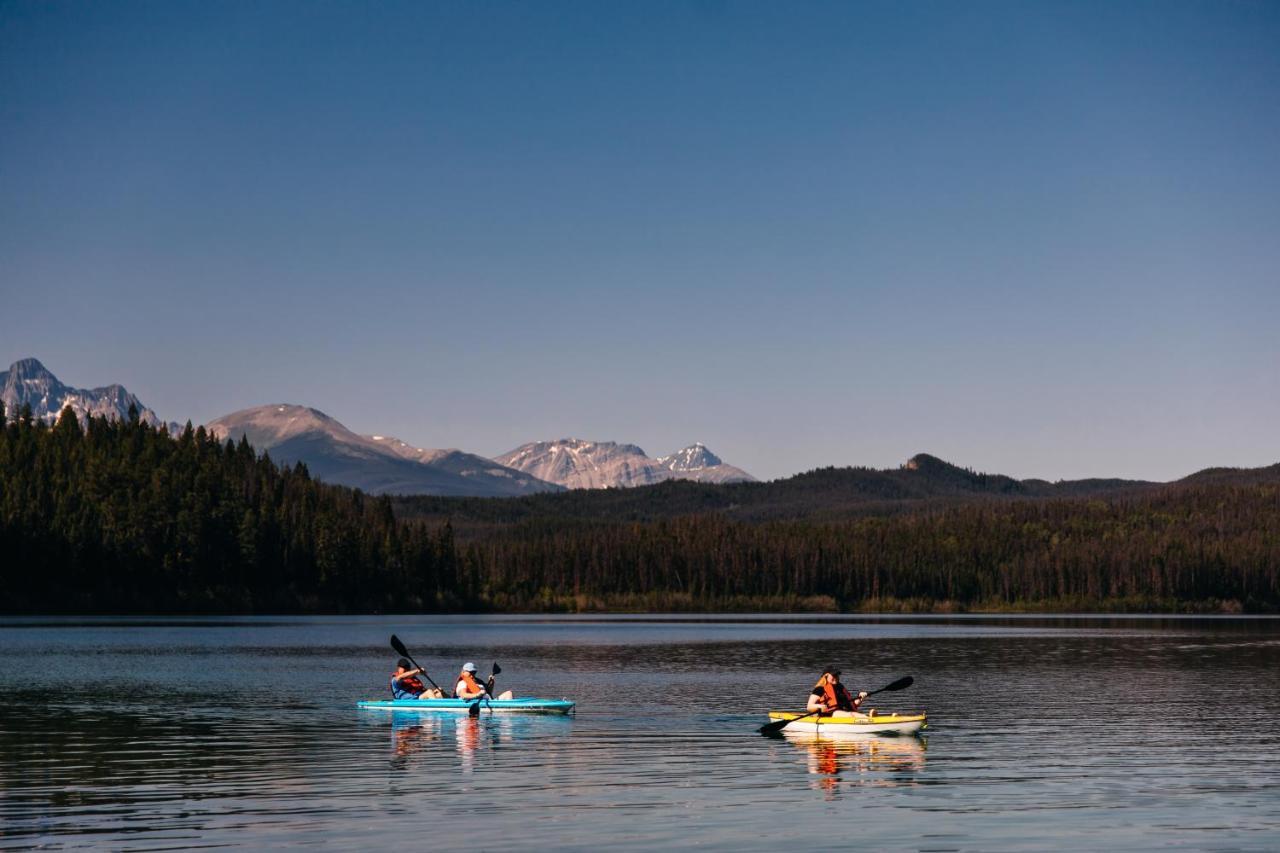 Patricia Lake Bungalows Jasper Bagian luar foto