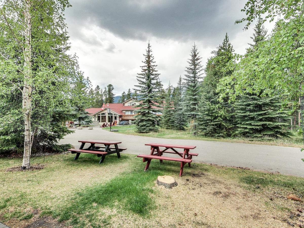 Patricia Lake Bungalows Jasper Bagian luar foto