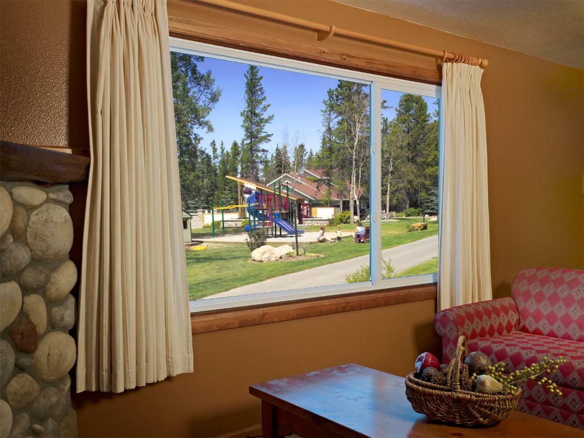 Patricia Lake Bungalows Jasper Bagian luar foto